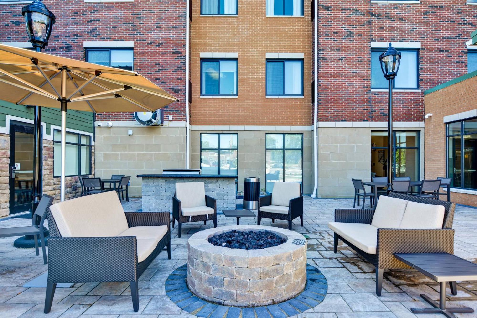Residence Inn By Marriott Cleveland Airport/Middleburg Heights Eksteriør billede